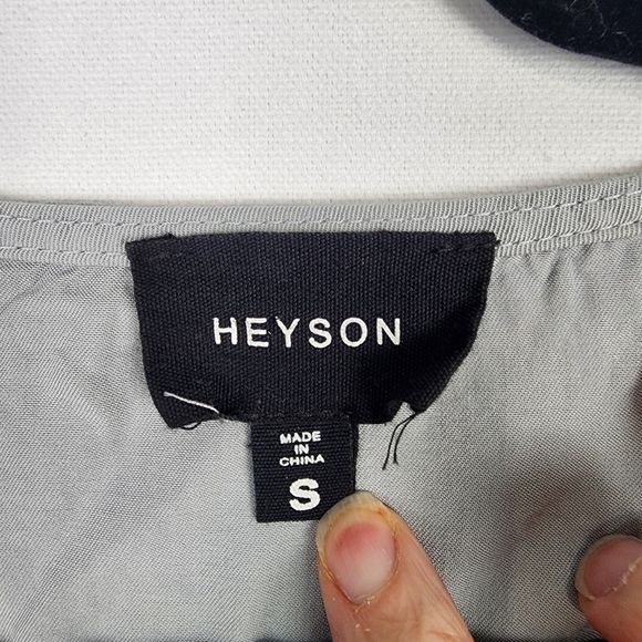 Heyson Tencel Button Sides V-neck Short Sleeved Blouse SIZE SMALL - Picture 6 of 6